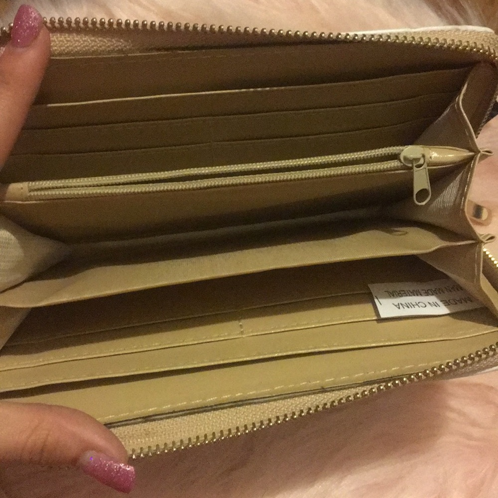 Wallet - Picture 2 of 3